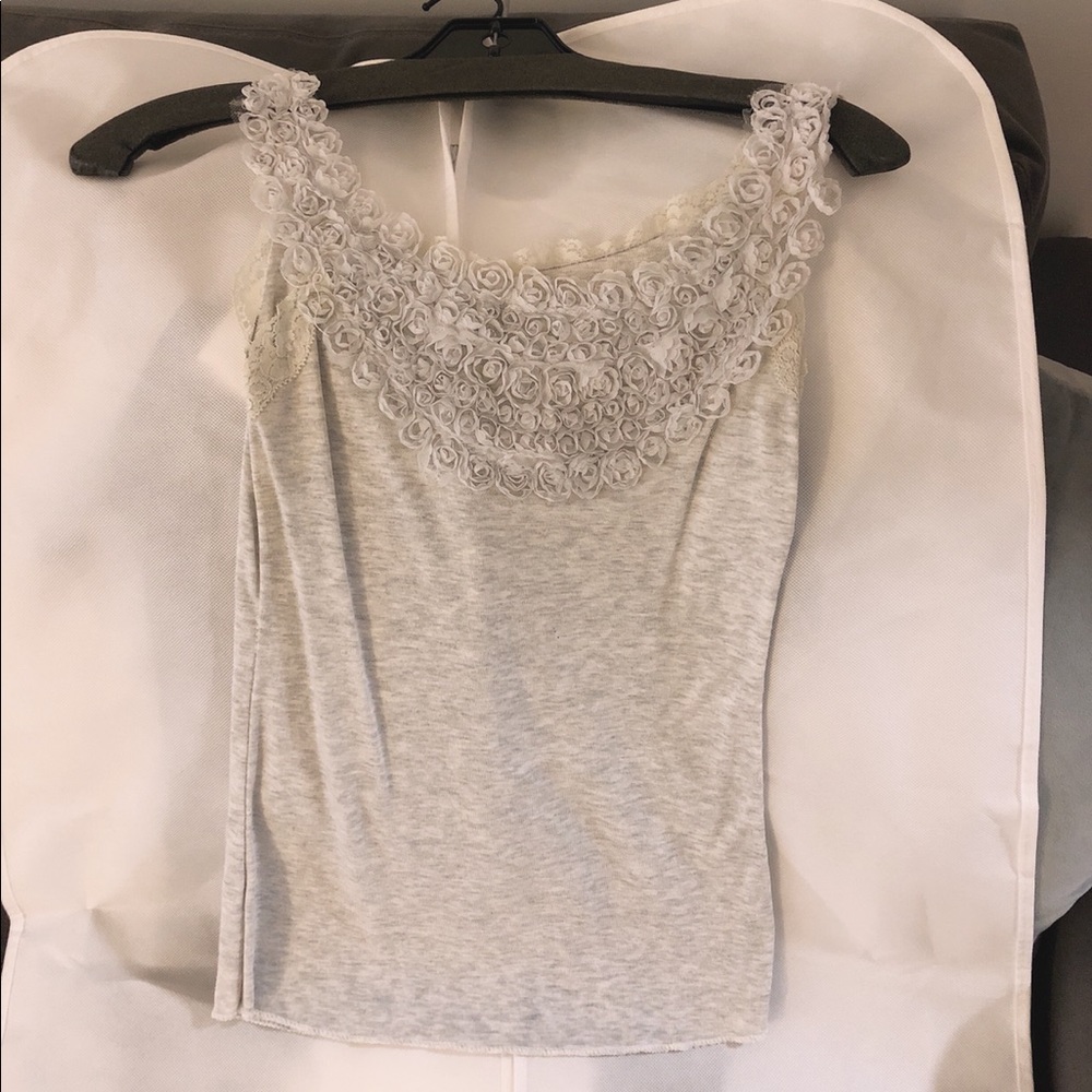 Heather gray tank top laced flowers size XS